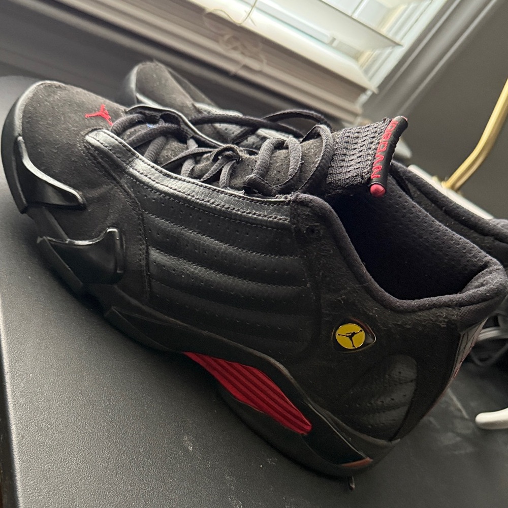 Jordan Men's Black and Red Athletic Sneakers